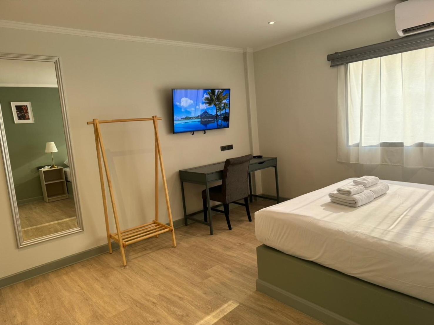 O'Shea'S Sukhumvit Bangkok Hotel Bagian luar foto